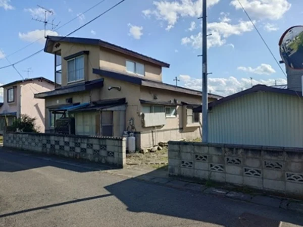 exterior (including front road) exterior (including front road)