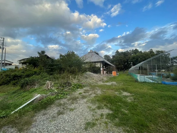 surroundings surroundings