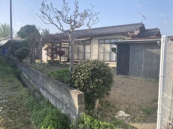 exterior exterior