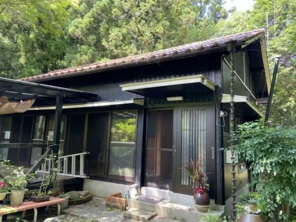 exterior exterior