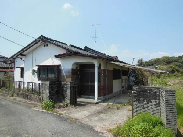 exterior exterior