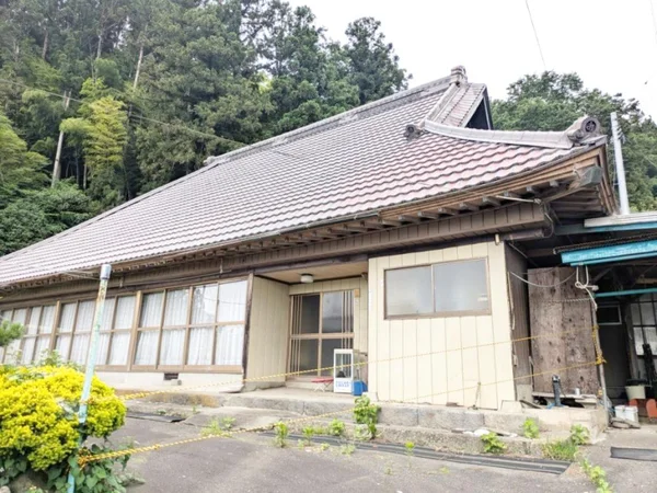 exterior exterior