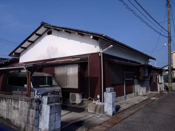 exterior exterior
