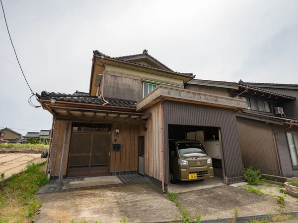 exterior exterior