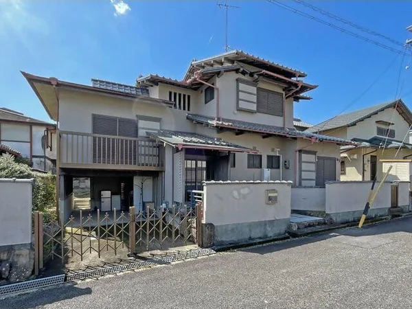 exterior exterior