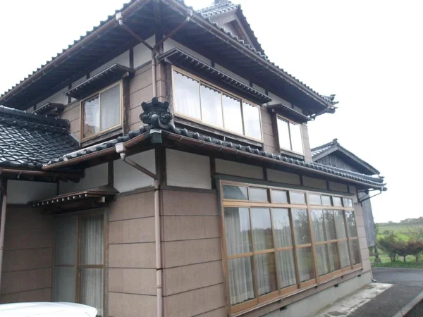 exterior exterior