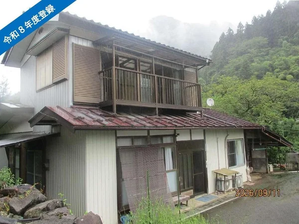 exterior exterior