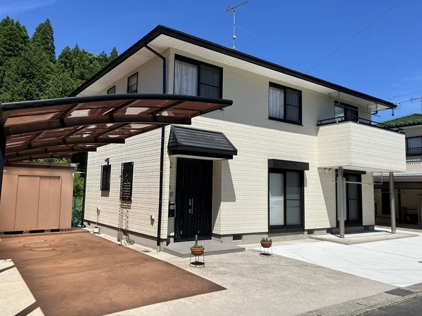 exterior exterior