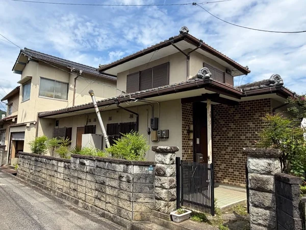 exterior exterior
