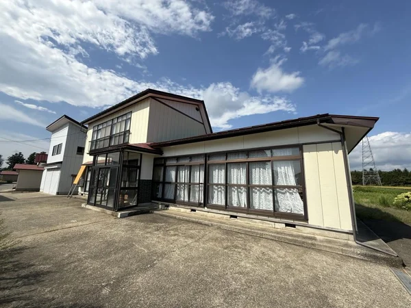exterior exterior