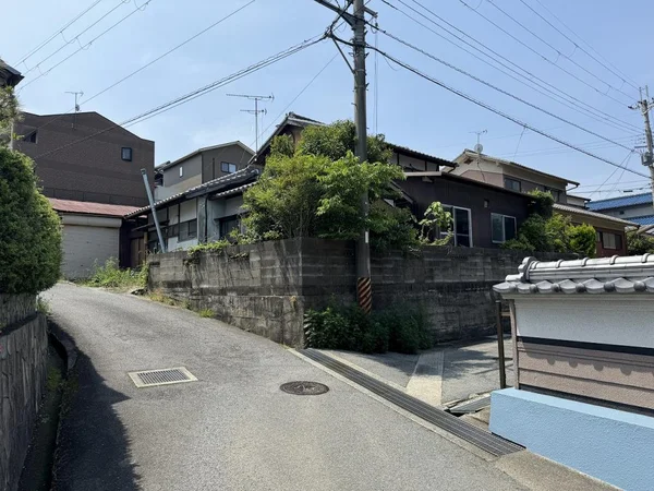 exterior exterior