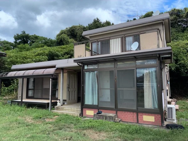 exterior exterior