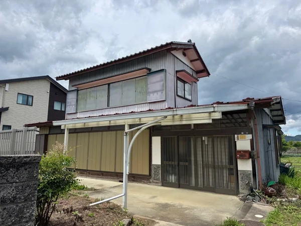 exterior exterior