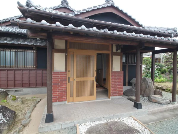 exterior exterior