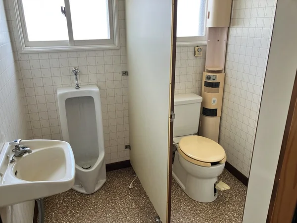 toilet