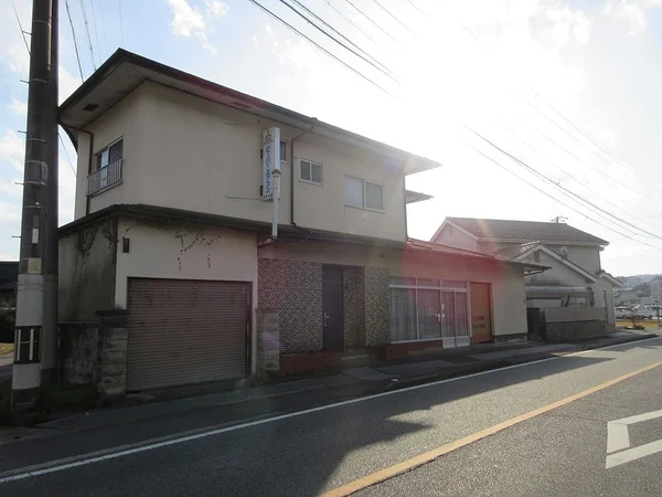 exterior exterior