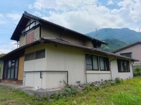 exterior exterior