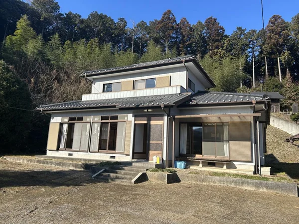 exterior exterior