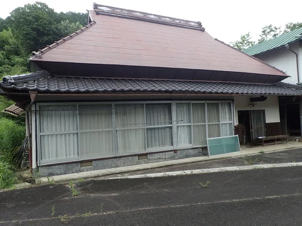 exterior exterior