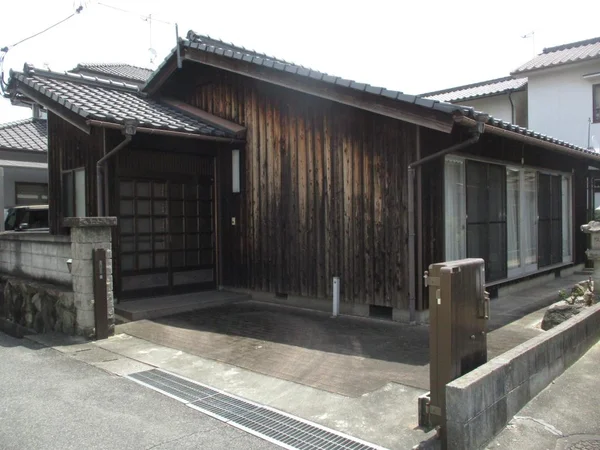 exterior exterior