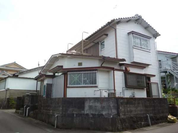 exterior exterior