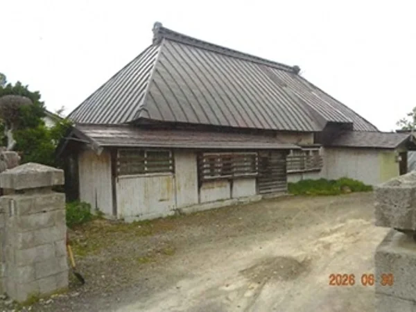 exterior exterior
