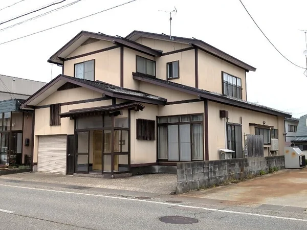 exterior exterior