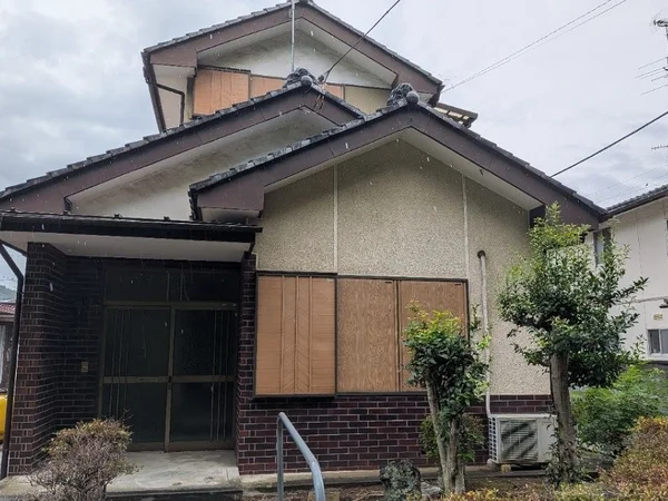 exterior exterior