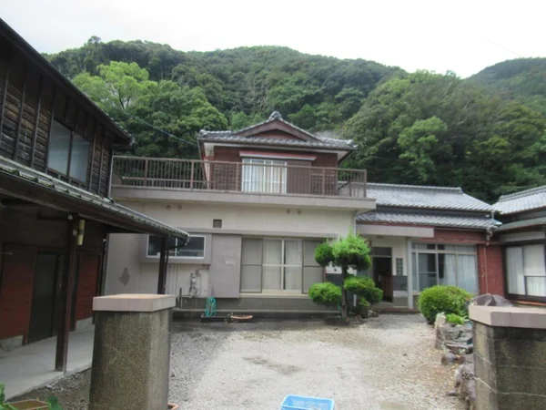 exterior exterior