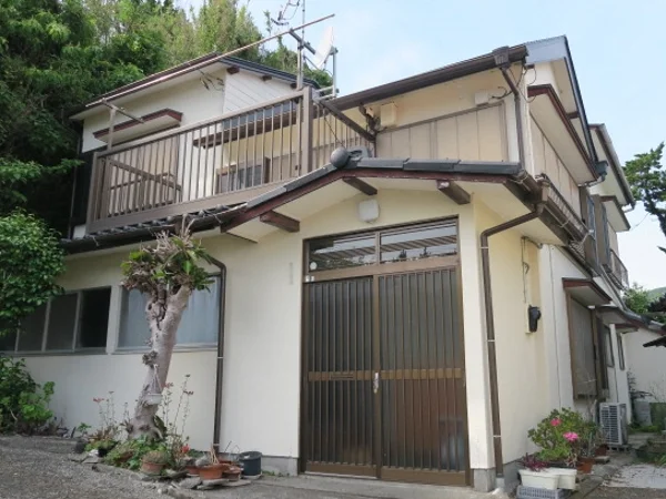 exterior exterior