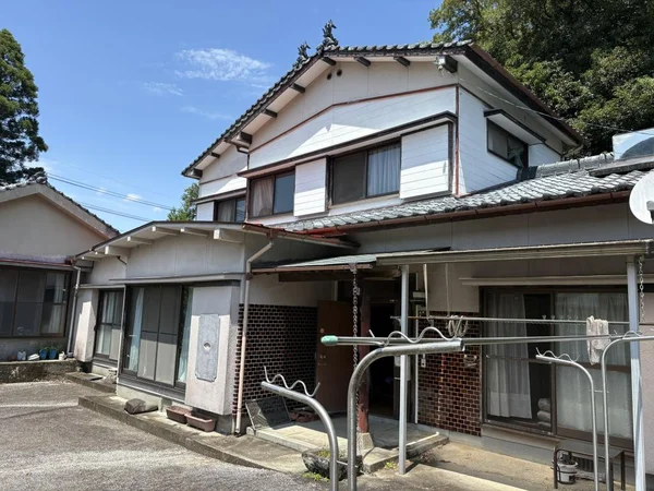 exterior exterior