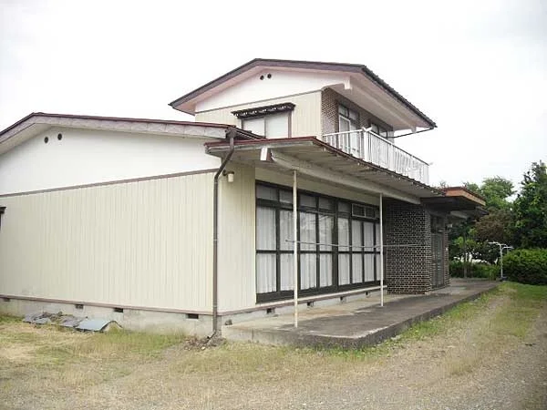 exterior exterior