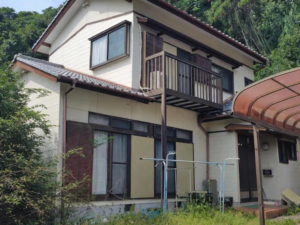 exterior exterior