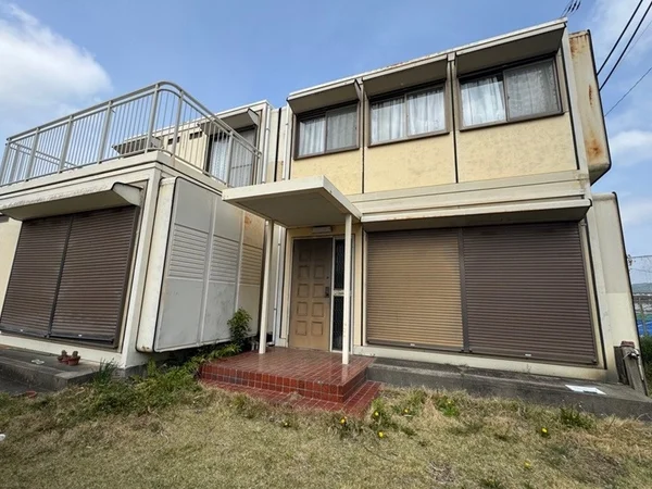 exterior exterior