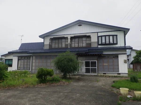 exterior exterior
