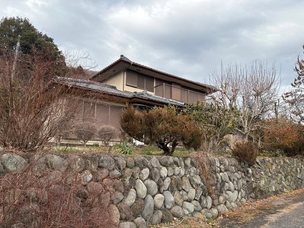 exterior exterior