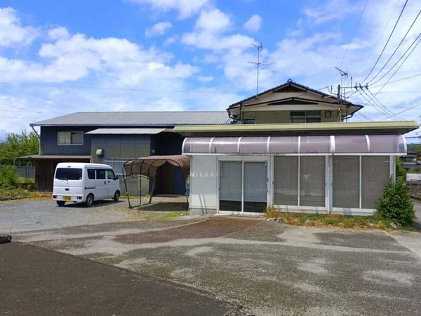 exterior exterior