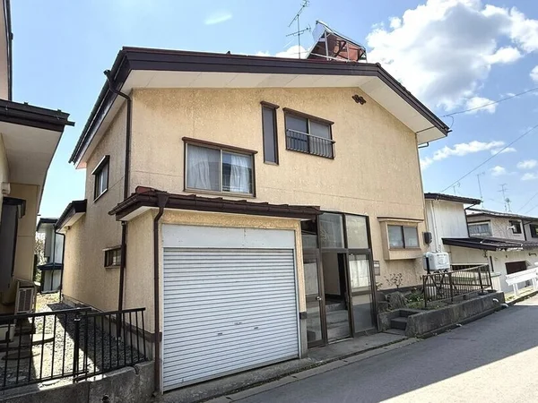 exterior exterior