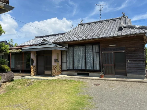 exterior exterior