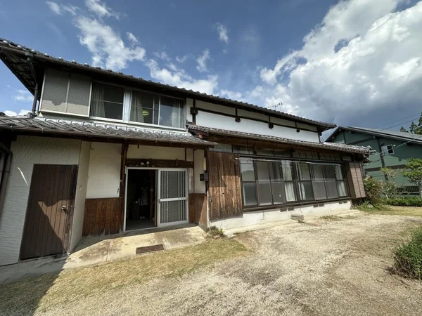 exterior exterior