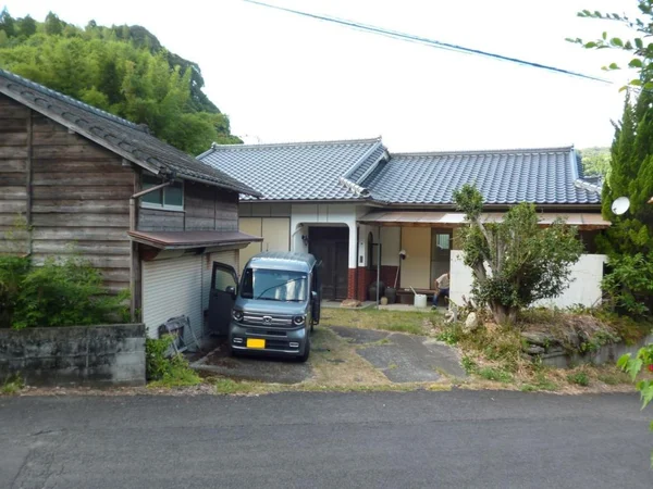 exterior exterior