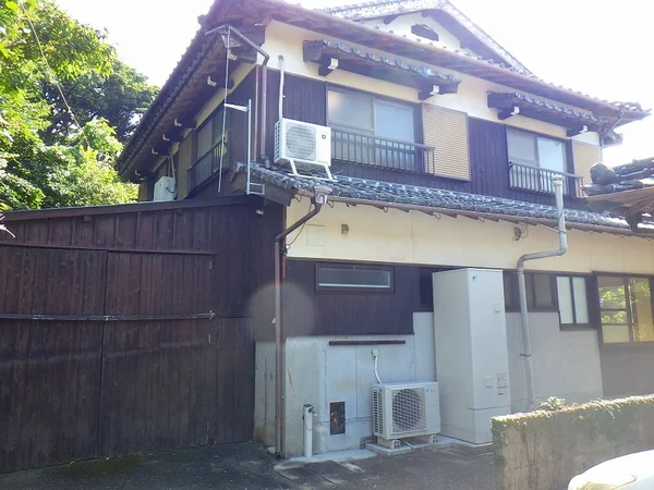 exterior exterior