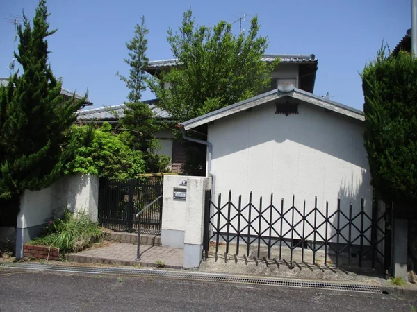 exterior exterior