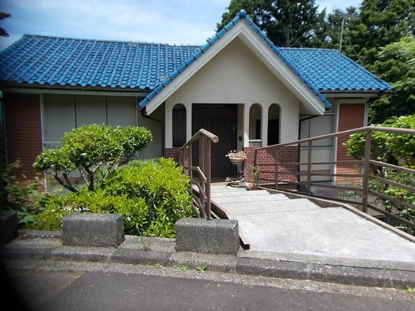 exterior exterior