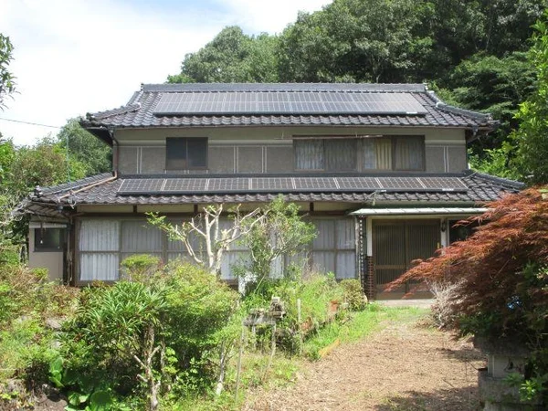 exterior exterior