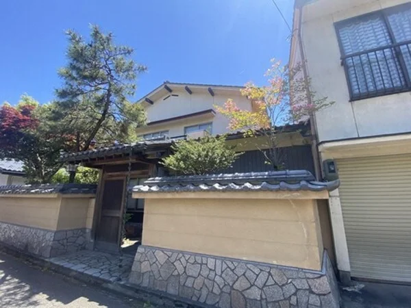 exterior exterior