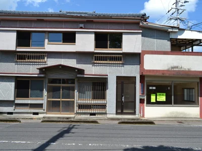Photo 1 Photo 1