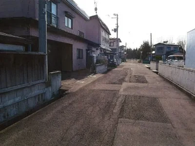 exterior (including front road)