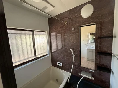 bathroom bathroom