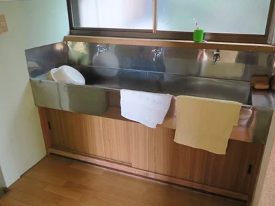 washroom washroom